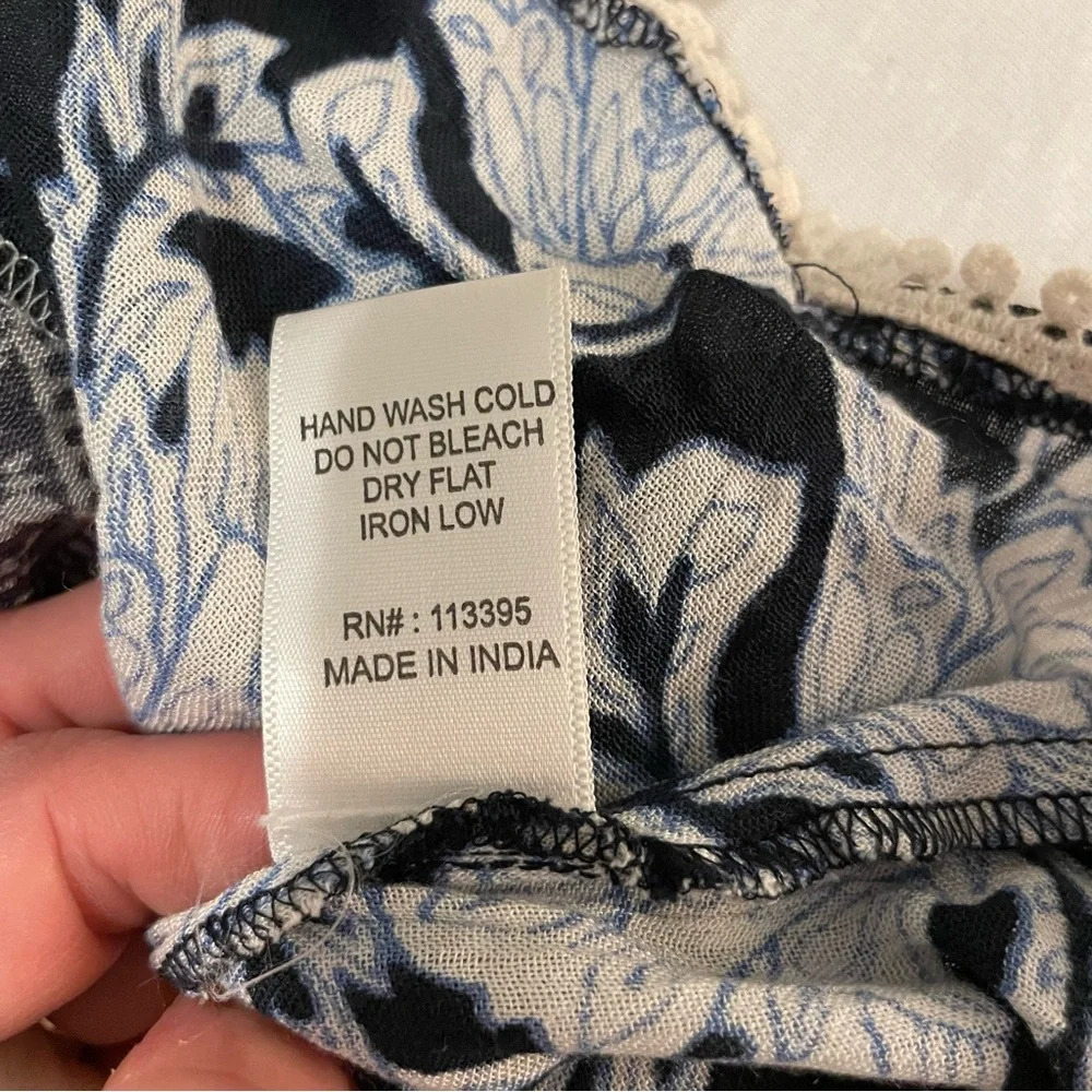 Addie Bohemian Flowy Sleeveless Blouse - Picture 5 of 7